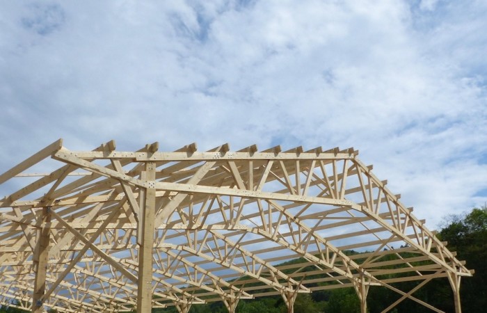 Construction d’un hangar agricole : possibilité de corriger un vice affectant la validité d’un permis de construire